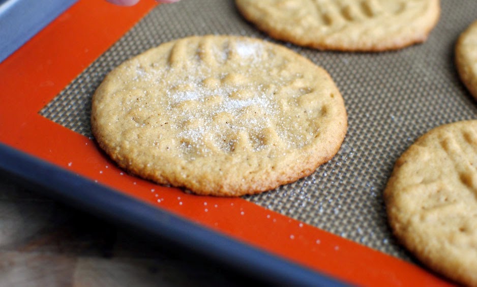 Cách làm bánh quy bơ lạc với bột baking soda