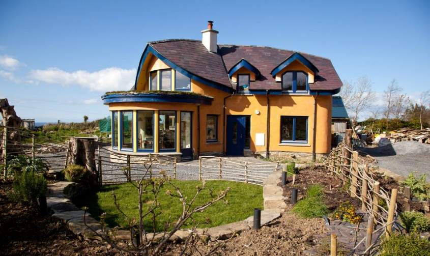 Why Cob House Is An Eco-Friendly Building Option