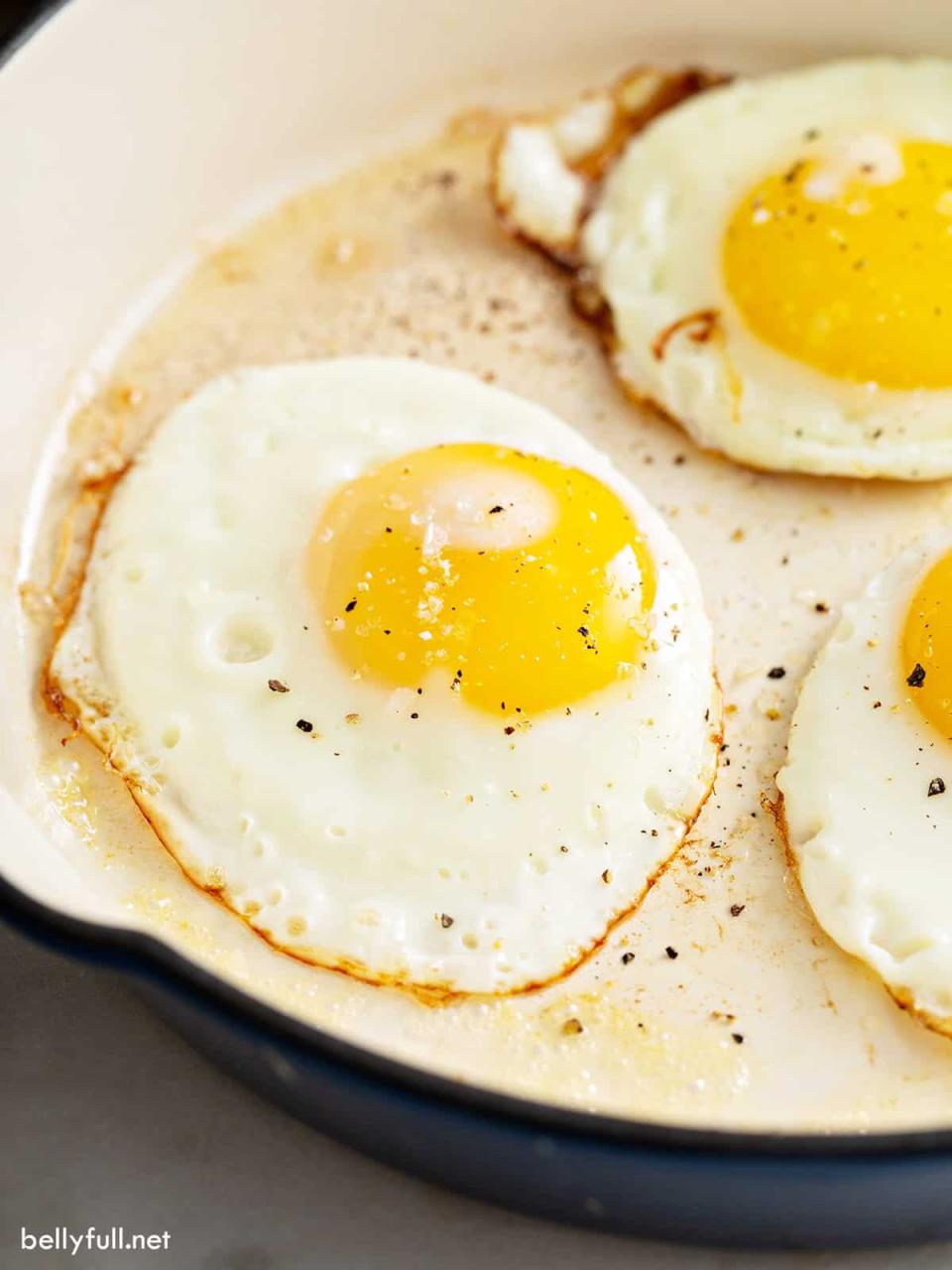 How To Fry An Egg {Perfect Fried Eggs, 5 Ways!} - Belly Full