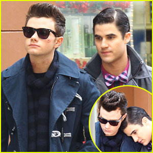 Darren Criss Leans On Chris Colfer'S Shoulder While Filming 'Glee' | Chris  Colfer, Darren Criss, Glee | Just Jared Jr.