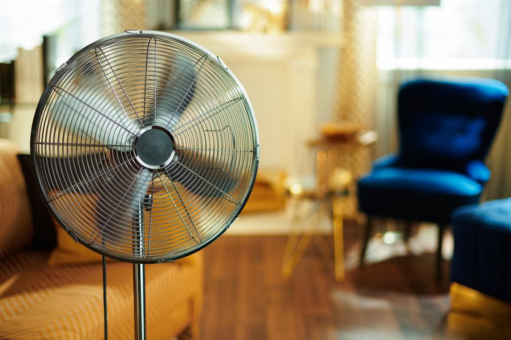 Using Electric Fans In The Heat Could Be Bad For Your Heart