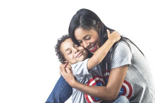 Motherhood: Here'S Why Sons Are More Close To Their Mothers Than Anyone  Else | Pinkvilla